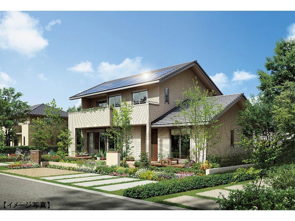 Building plan example (exterior photos). Carefree gable roof and balcony of the horizontal line. Given the elegant shade to the facade, Deep eaves to produce a sense of depth. This mansion style is gradually increased to about live.