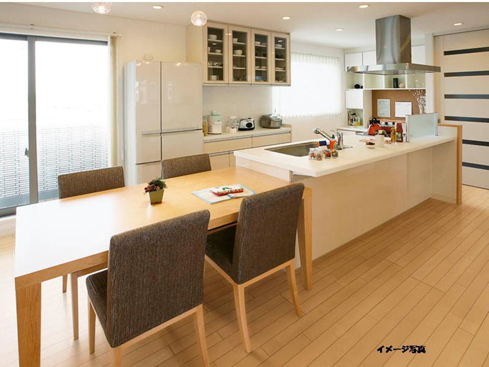 Building plan example (introspection photo). Families will gather with nature to the dining table and the continuation of the island kitchen.