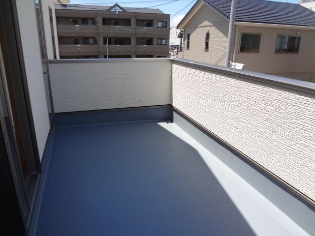 Balcony. Spacious balcony