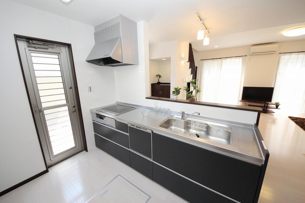 Kitchen. Dish washing dryer with system Kitchen