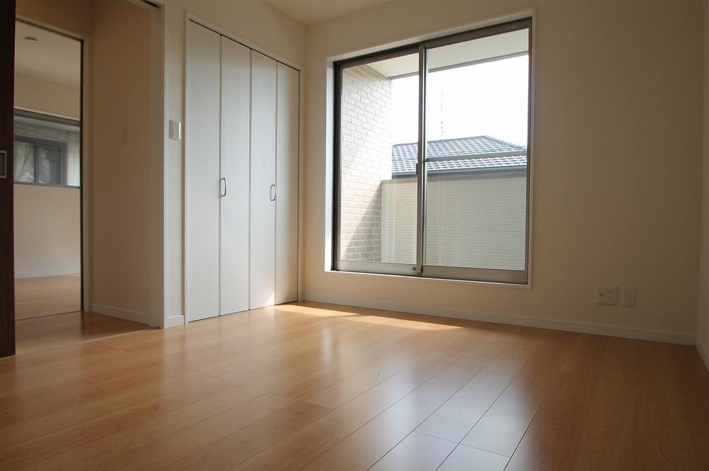 Non-living room. 2F of Western-style are equipped with all rooms housed ☆