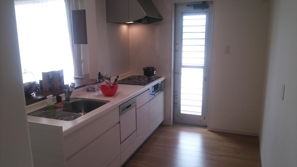 Kitchen. Storage lot, It is the kitchen of a fully functional.