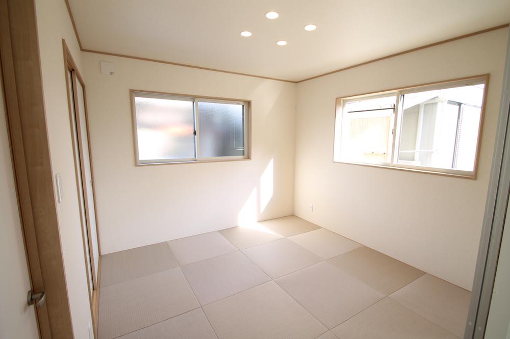 Non-living room. Bright colors of the Ryukyu tatami Japanese-style is 6.3 Pledge.