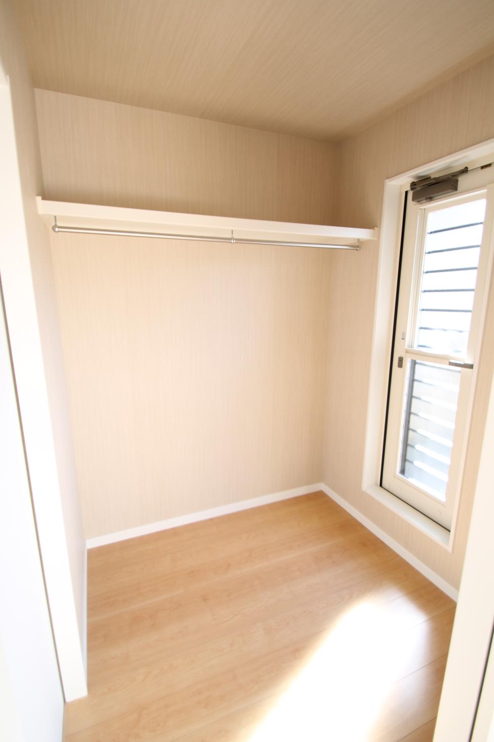 Receipt. On the second floor there is a walk-in closet, We through to the dressing room and veranda.