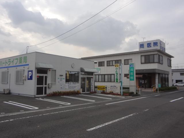 Hospital. Oka hospital 9 minute walk (750m)