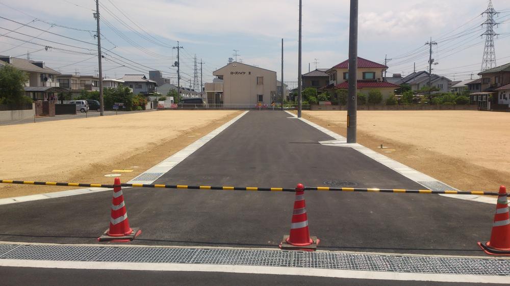 Local photos, including front road. Local (May 2013) Shooting