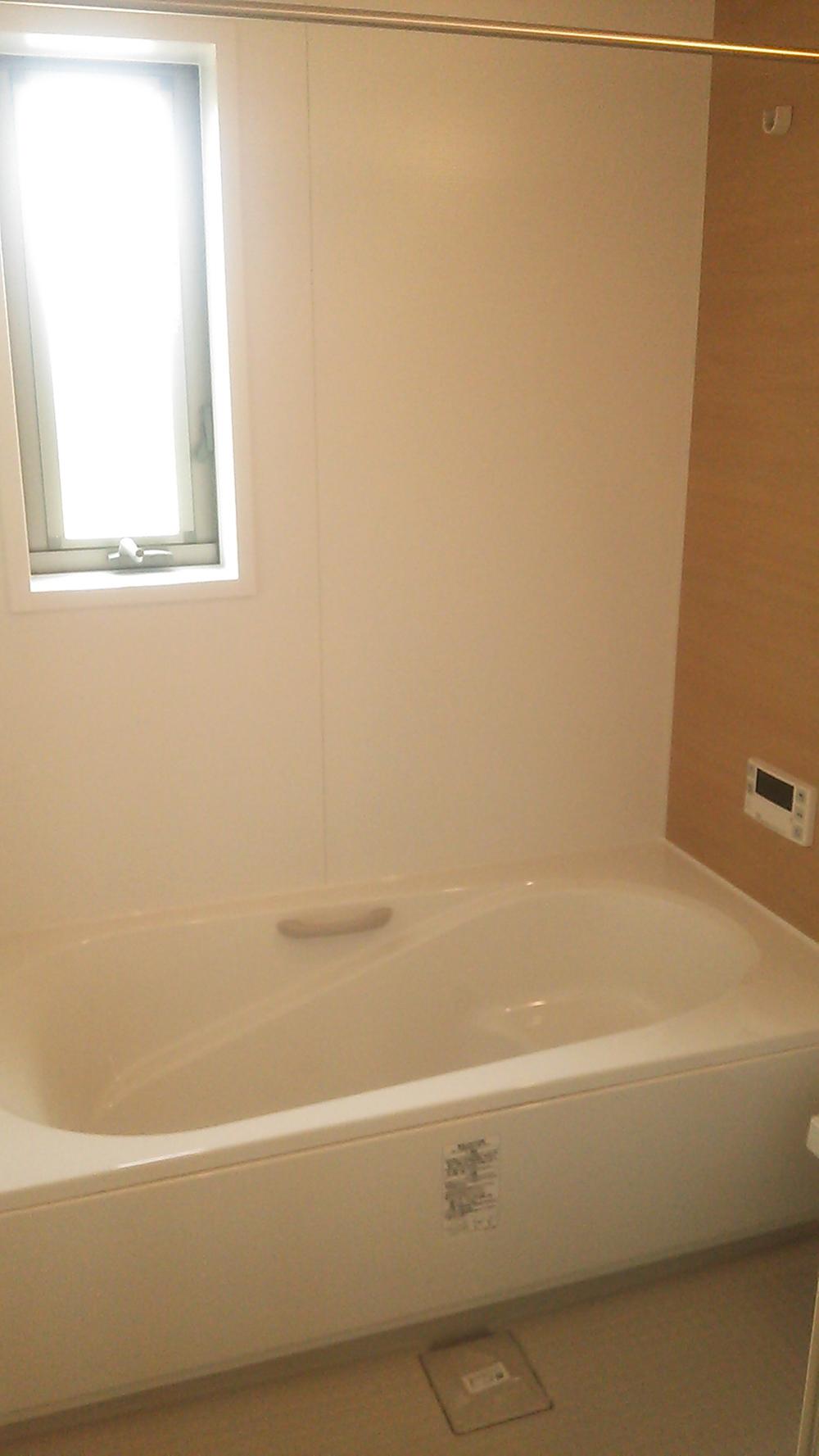 Bathroom. Warmth preeminent bath.