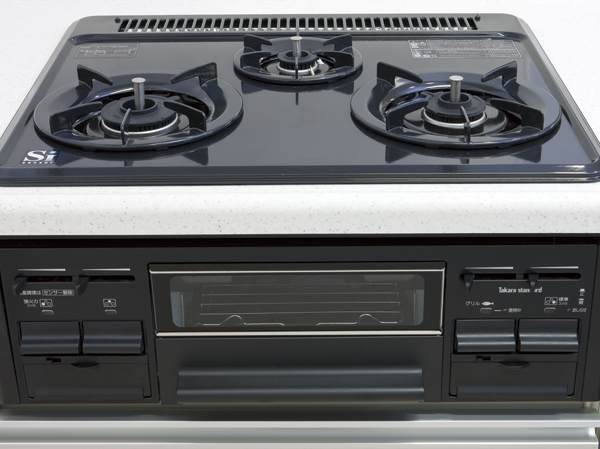 Kitchen.  [Enamel top stove] Si sensor stove that in all your easy-care three burner provided with a sensor. The heating function of preventing other variety of safety equipment comes standard equipped.