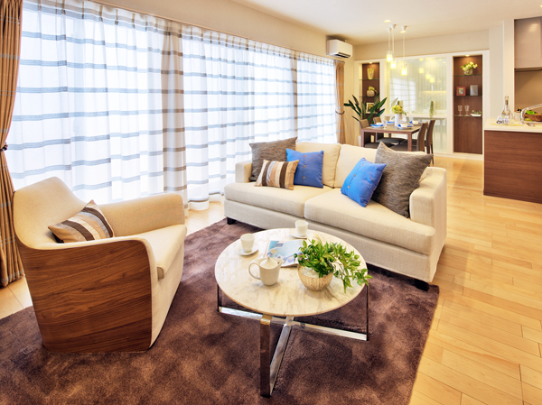 Living.  [living ・ dining] Living that ensures a feeling of open and hit yang ・ dining.