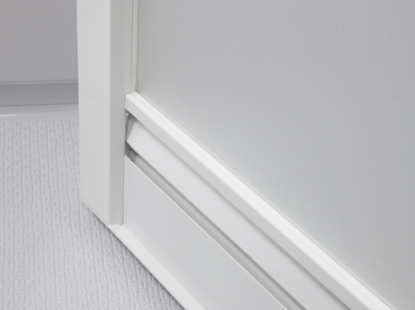 Bathing-wash room.  [Clean door] By eliminating the door edge rubber packing of, Door was difficult to the occurrence of mold. Almost no irregularities, The design of the impression and refreshing.