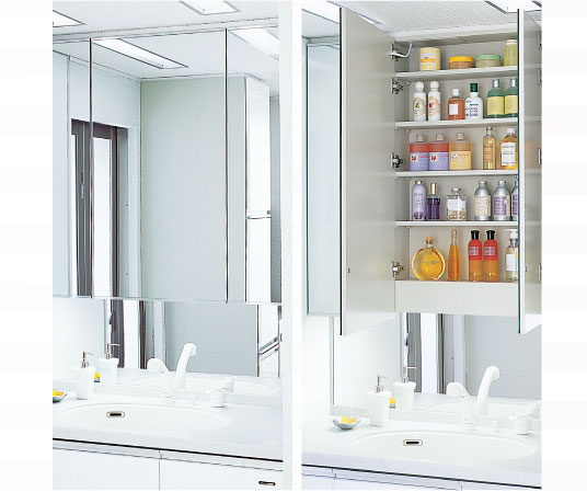 Bathing-wash room.  [Three-sided mirror back storage] The back side of the large mirror of the three sides is, All storage space. Plenty Shimae small items, In neat sanitary.