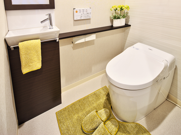 Toilet.  [Bidet] Precisely because every day use, I want to cherish the comfort. Comes standard with a bidet to improve the cleanliness in the exhilarating wash comfort.