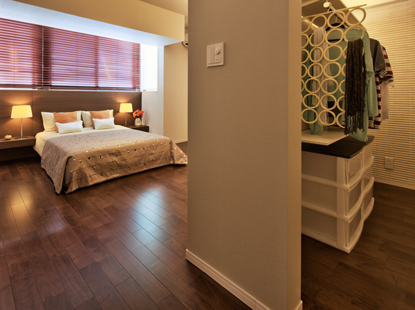 Interior.  [Western style room] D type ・ If the made-to-order storage enhancement plan, Including the wide main bedroom closet, Walk-in closet and a kitchen pantry, etc., The room is clean, plenty of storage space.