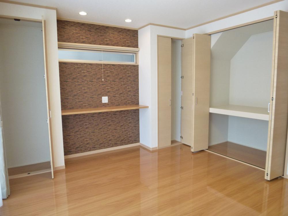 Living. Storage space enhancement