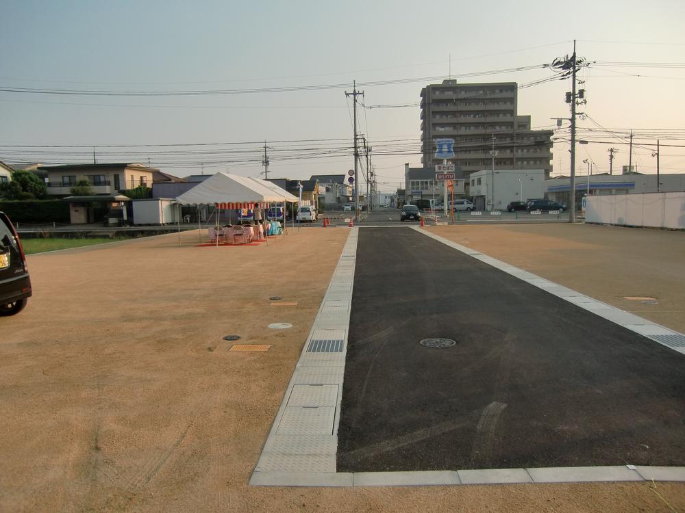 Local photos, including front road. Local (August 2013) Shooting