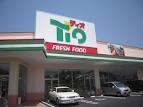 Supermarket. Tio east Okayama store up to (super) 868m
