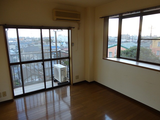 Living and room