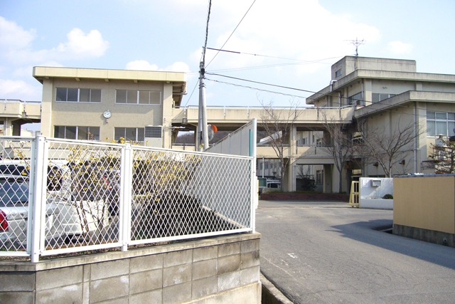 Junior high school. 694m to Okayama Tatsumisao mountain junior high school (junior high school)