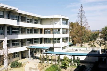 Junior high school. 775m to Okayama Tatsumisao mountain junior high school (junior high school)