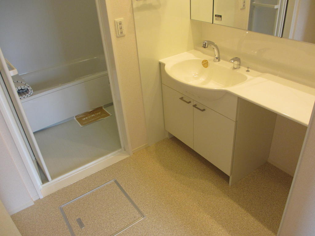 Washroom.  ☆ For an image of under construction ☆