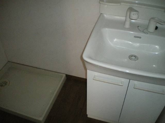 Washroom. Shandore