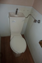 Toilet. bus ・ Restroom! What a nice Nante!