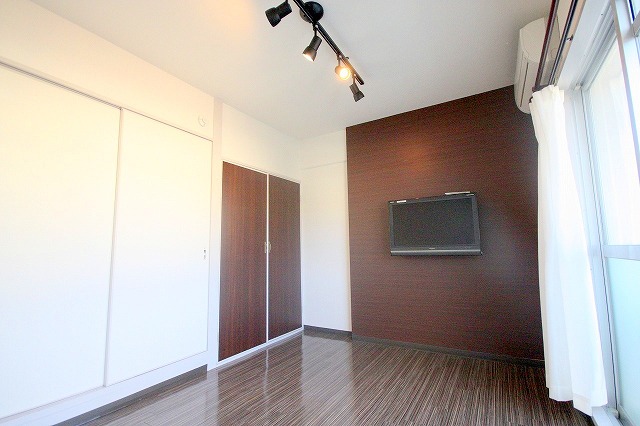 Living and room