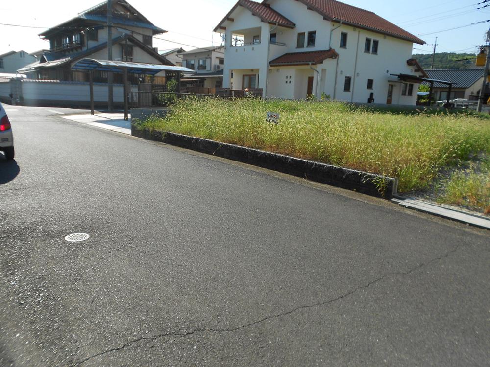 Local land photo. The best also for the access of traffic!