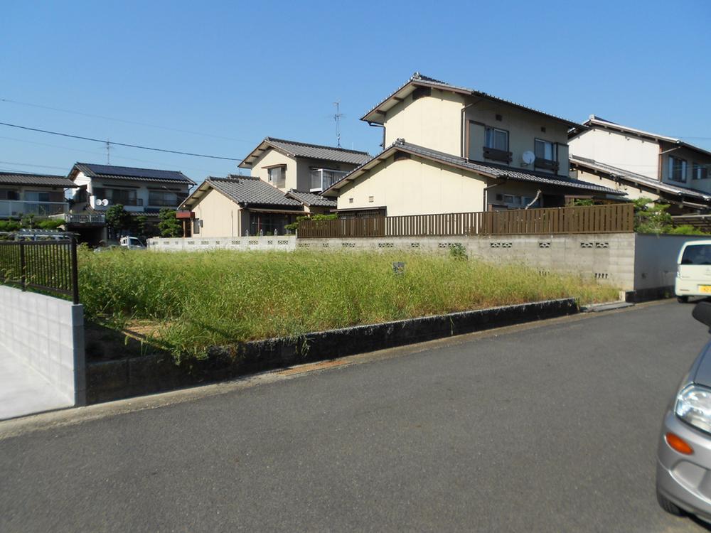 Local land photo. Good day in the south road!