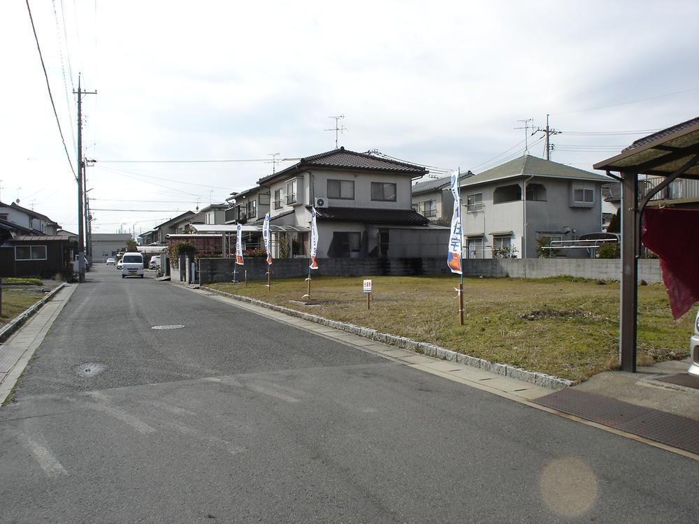 Local photos, including front road. A ・ Shooting B No. land from the southeast