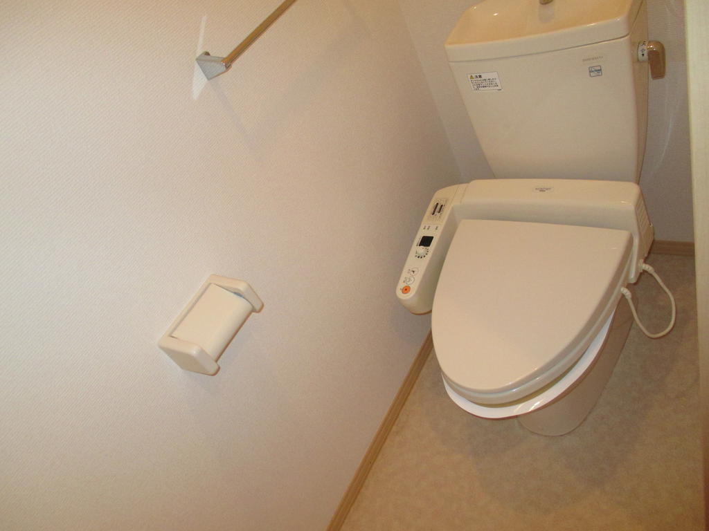 Toilet.  ☆ For an image of being tenants ☆