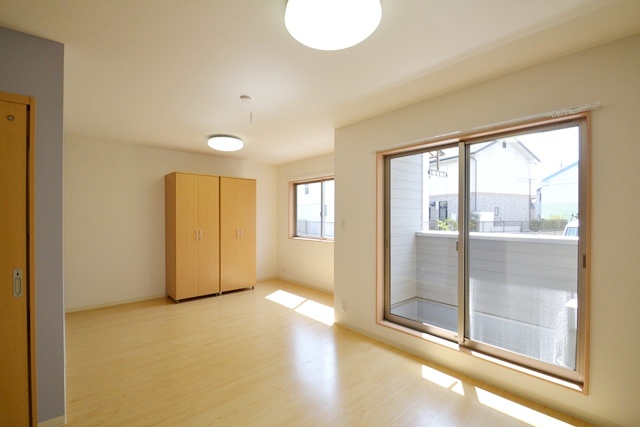 Living and room. Super also Yahata ・ There Marunaka! Convenient! !