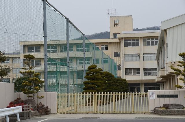 Junior high school. 1330m to municipal Takashima Junior High School