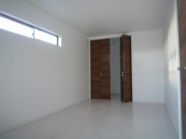 Non-living room. Indoor (12 May 2012) shooting