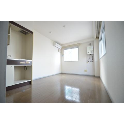 Living and room. Gone put also Fumofu sofa in the room like a movie