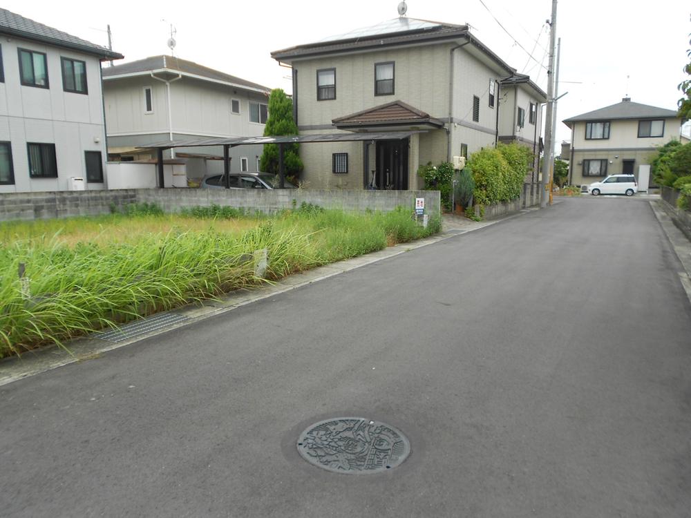 Local land photo. It is a quiet residential area!