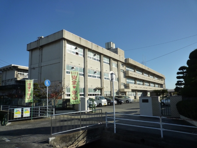 Primary school. 642m to Okayama Takashima elementary school (elementary school)