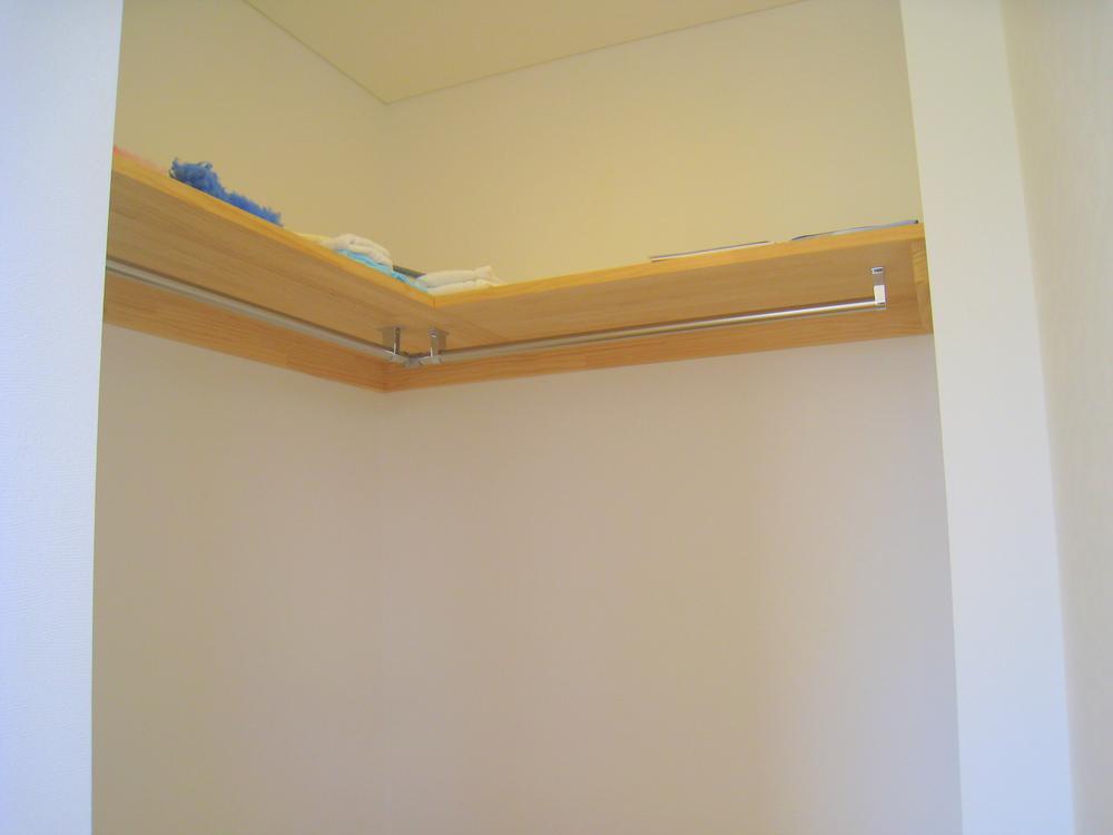 Receipt. 1st floor Walk-in closet