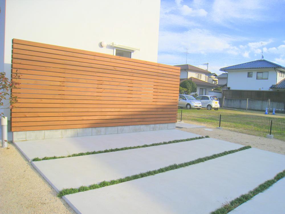 Parking lot. The car will stop spacious three