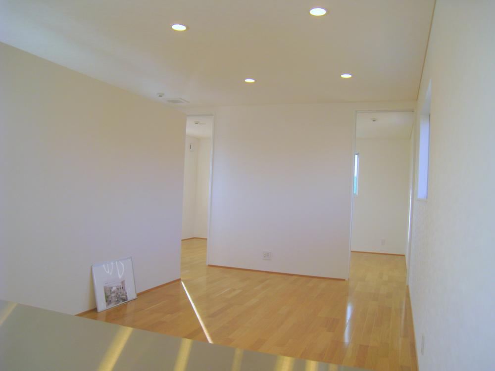 Living. Open-minded 16 quires living