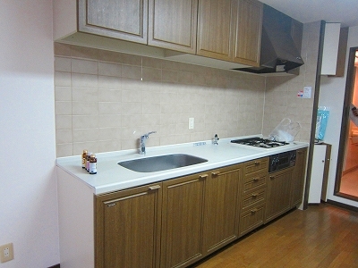 Kitchen. Housed plenty of beautiful course single lever!