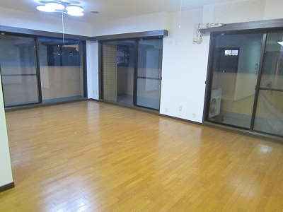 Living and room. Southeast Corner Room! Two-sided balcony!