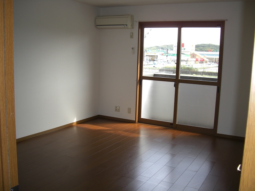 Living and room. LDK south side shooting (air conditioning, Sunny)