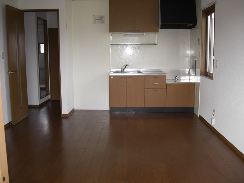 Living and room. LDK north side shooting (sink single lever, There is a window)