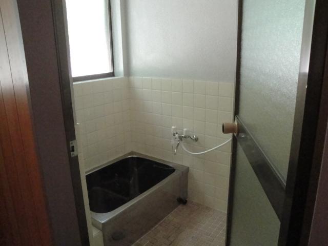 Bathroom. Indoor (September 2013) Shooting
