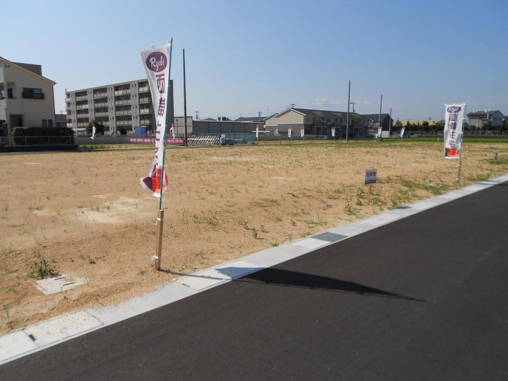 Local land photo. It is conveniently located to transportation!