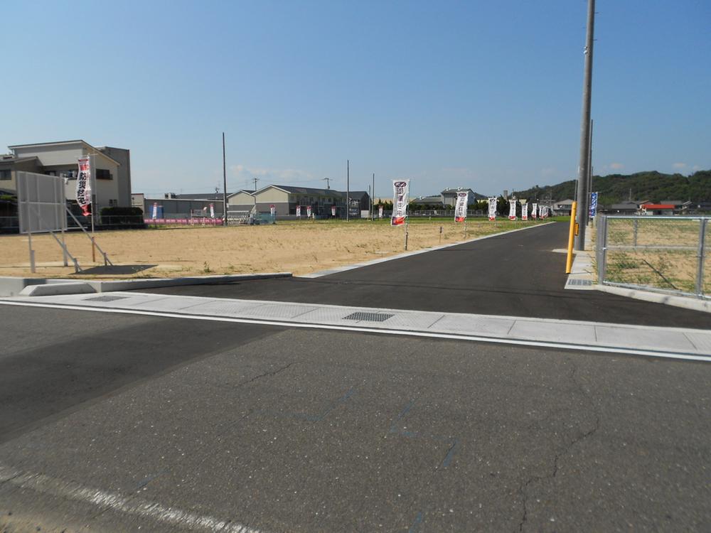 Local land photo. It is conveniently located to transportation!