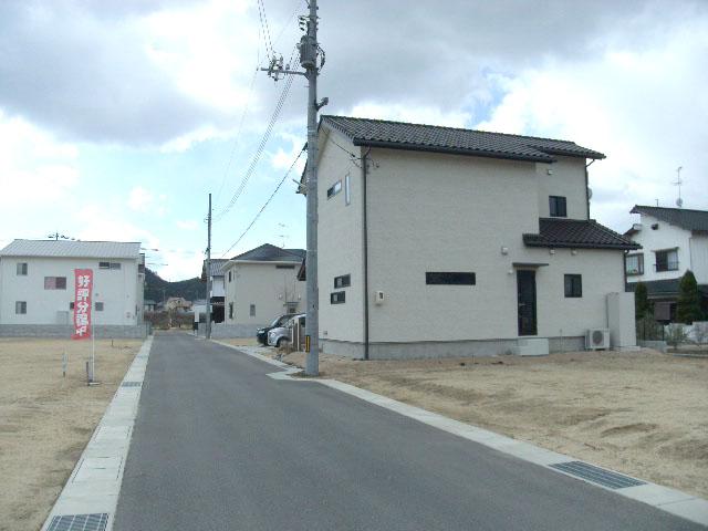 Local photos, including front road. Local (February 2012) Shooting
