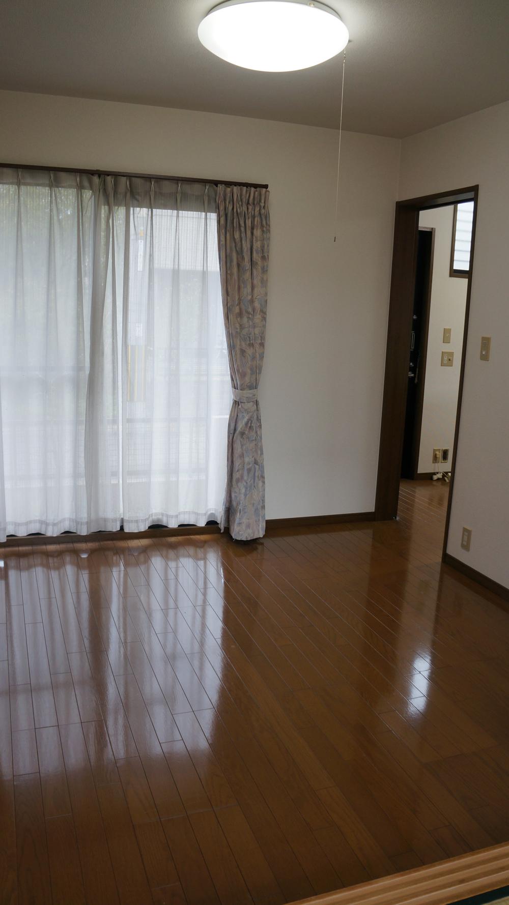 Non-living room. 4.5 Pledge of Western-style will be able to enter and exit from the kitchen to direct!