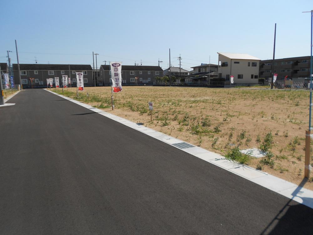 Local land photo. 9-minute walk from JR Oku Station!